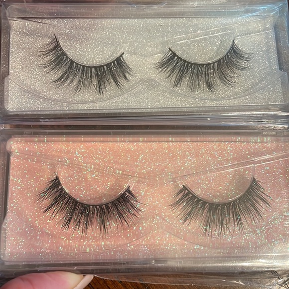 NIP⭐️8 Sets Gorgeous Eyelashes⭐️ - Picture 2 of 8